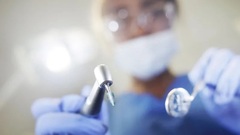 Nam thanh niên tự ý mở phòng khám, giả làm nha sĩ,  điều trị cho hàng chục bệnh nhân ở Cộng hòa Séc  theo hướng dẫn trên internet