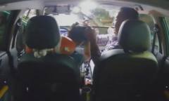Clip: Nam hành khách chửi bới, hành hung tài xế taxi ở Nam Định gây phẫn nộ