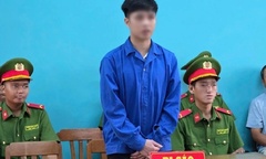 Tống tình bạn gái bằng  "clip nóng ", đâm người khác trọng thương để trả thù, kẻ  "cuồng yêu " nhận án 19 năm tù