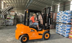 Xe nâng hàng có phải xe máy chuyên dùng không?