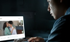 "Đu trend "  "quay lại quá khứ " về thăm nhà cũ qua Google Maps, tôi chết sững khi thấy bằng chứng vợ ngoại tình