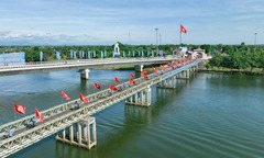 Cầu Hiền Lương điểm check-in không thể bỏ qua khi đến Quảng Trị