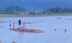Nghệ An: Hai học sinh tử vong thương tâm do đuối nước ở đập thủy lợi