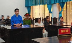 Tuyên án nghịch tử đâm mẹ trọng thương sau khi hít  "keo con chó "