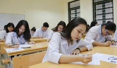 Phổ điểm thi môn Toán tốt nghiệp THPT năm 2025: Hơn 500 thí sinh đạt  "bông hoa điểm 10 "