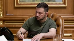 Ukraine nhận tin  "sét đánh " từ vùng biên giới, Tổng thống Zelensky phê duyệt nhiều luật khẩn cấp