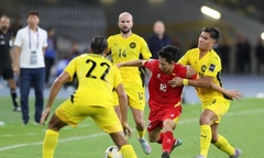 Chuyên gia bóng đá Indonesia nhất quyết  "đòi " FIFA  "cấm cửa " Malaysia