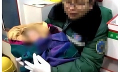 Sinh viên Trung Quốc sinh con trong ký túc xá, bạn cùng phòng bình thản nói  "đây không phải lần đầu "