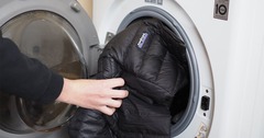 Cách làm sạch áo phao lông vũ không cần giặt