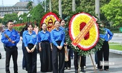 Đoàn Thanh niên Hội Luật gia Việt Nam dâng hương tưởng nhớ các anh hùng liệt sĩ nhân dịp 27/7