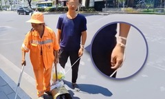 Rơi nước mắt cảnh mẹ dắt con trai thiểu năng trí tuệ đi nhặt rác giữa trời nắng