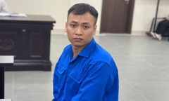 Mâu thuẫn tình cảm,   "tình trẻ " mang 5 lít xăng phóng hỏa nhà người yêu