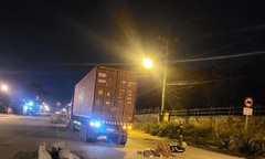 Tin tức tai nạn giao thông mới nhất ngày 1/8: Người đàn ông bị xe container cán tử vong