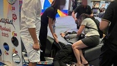 Một người đàn ông rơi từ tầng 4 Trung tâm thương mại Aeon Mall Long Biên,Hà Nội