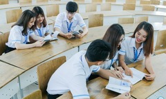 Gần 9.000 thí sinh IELTS  "đổ bộ " vào Đại học Kinh tế - Luật, điểm chuẩn liệu có tăng phi mã?