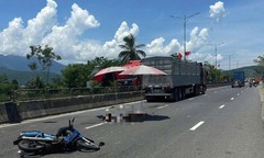 Vụ xe máy va chạm xe tải ở Đà Nẵng: Nữ sinh tử vong, nam sinh bị thương
