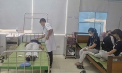 Vụ 27 công nhân ở Hưng Yên nhập viện sau bữa cơm trưa: Lấy mẫu thức ăn để xét nghiệm, tìm nguyên nhân