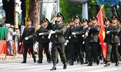 Mãn nhãn màn diễu hành, biểu diễn võ thuật của Công an Hà Nội trong Ngày hội vì Thủ đô bình yên
