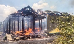Tin thời sự hôm nay (11/8): Đốt rác gây cháy 5 căn nhà gỗ ở Hà Tĩnh