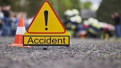 Xe bán tải đâm trực diện xe đầu kéo đang đỗ, 10 người tử vong thương tâm ở Ấn Độ