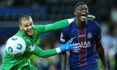 Xuất hiện cầu thủ khiến cả  Messi và C.Ronaldo  "chào thua "