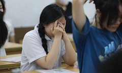Tuyển sinh đại học 2025:  "Học bá " 900 điểm vẫn  "rải " gần 30 nguyện vọng, nhiều thí sinh  "rối não " trong  "ma trận "