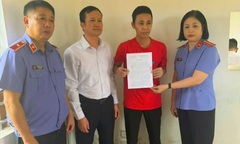 Vụ án  "Gà lôi trắng ": Người đàn ông bịt khẩu trang, chuyển tiền mua gà là ai?