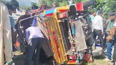 SUV chạy ngược chiều, đâm trực diện xe Tempo, 5 người tử vong thương tâm tại Ấn Độ