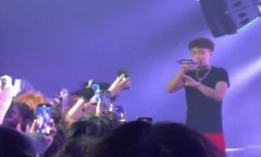 Nam rapper gây  "sốt " khi quyết định dừng buổi biểu diễn, hỗ trợ nữ khán giả bắt kẻ quấy rối