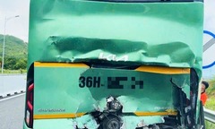Tin tức tai nạn giao thông mới nhất ngày 2/9: Xe tải tông đuôi xe khách trên cao tốc