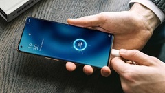 Tại sao bộ sạc điện thoại bị nóng khi đang sạc?