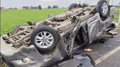 Ô tô mất lái gây tai nạn, lật ngửa trên cao tốc, 3 sinh viên tử vong thương tâm