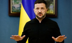Tổng thống Zelensky ra tuyên bố bất ngờ về việc huấn luyện lực lượng Ukraine giữa lúc  "căng như dây đàn "