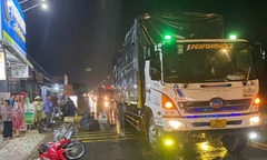 Cô giáo đi xe máy va chạm với xe tải, tử vong thương tâm