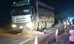 Tin tức tai nạn giao thông mới nhất ngày 19/9: Lọt gầm xe tải, đôi nam nữ tử vong ở TP.HCM