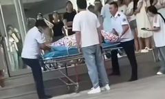 Nữ sinh sinh con trong nhà vệ sinh ký túc xá, tự cắt dây rốn rồi giấu con vào túi ni lông