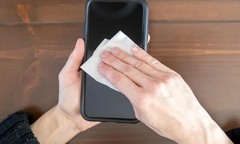 Cách vệ sinh điện thoại đúng cách