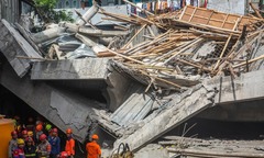 Sập trường học ở Indonesia, ít nhất 100 học sinh thương vong, hàng chục em còn đang mắc kẹt