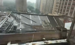 Clip: Sập mái khách sạn giữa lúc đám cưới đang diễn ra, ngày vui bỗng chốc trở lên hỗn loạn