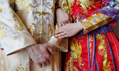 Hủy hôn sát ngày cưới, cô gái vẫn đòi giữ hơn 100 triệu đồng vì  "bị chú rể ôm khi chụp ảnh cưới "