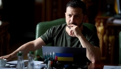 Tướng Ukraine thừa nhận tin  "sét đánh ngang tai ", Tổng thống Zelensky họp  "nóng "