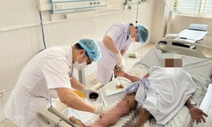 Giữ thang giúp hàng xóm, người đàn ông bị bỏng nặng toàn thân