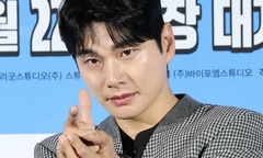Tài tử Lee Yi Kyung bị tố gạ gẫm một phụ nữ gửi ảnh nhạy cảm, công ty quản lý lên tiếng