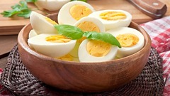 Người trên 50 tuổi nên ăn mấy quả trứng mỗi ngày?