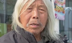 Cụ ông U80  "nghiện " đi tàu lượn siêu tốc, có thể chơi 43 vòng/ngày