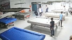 Điều tra nguyên nhân một nam sinh lớp 10 ở Nghệ An bị bạn đánh trong quán bida, phải nhập viện cấp cứu