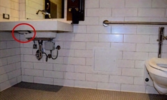 Chủ cơ sở lưu trú quay lén khách nữ trong phòng vệ sinh, phát tán video với mục đích xấu gây phẫn nộ