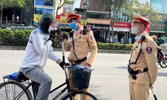 Theo quy định mới, đi xe đạp có bị thổi nồng độ cồn không