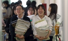 Hàn Quốc cấm máy bay cất/hạ cánh, điều chỉnh giờ làm toàn quốc phục vụ kỳ thi đại học