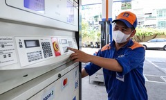 Giá xăng dầu tăng nhẹ từ 15h hôm nay (13/11)